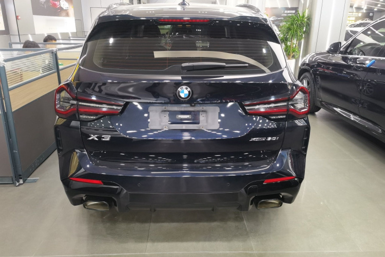 宝马X3 2022款 xDrive30i 领先型 M曜夜套装车身外观6