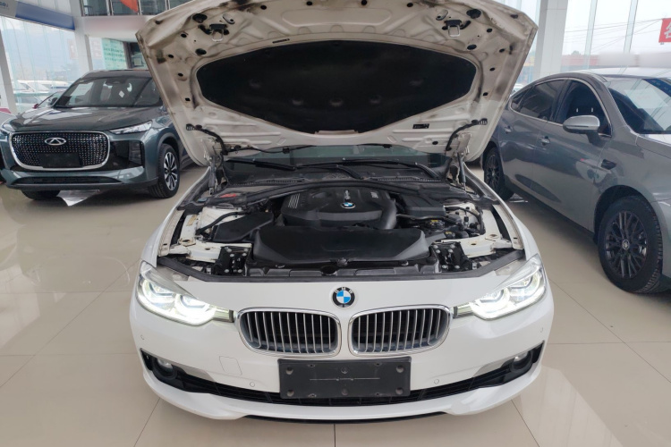 宝马3系 2019款 320Li 时尚型机舱底盘24