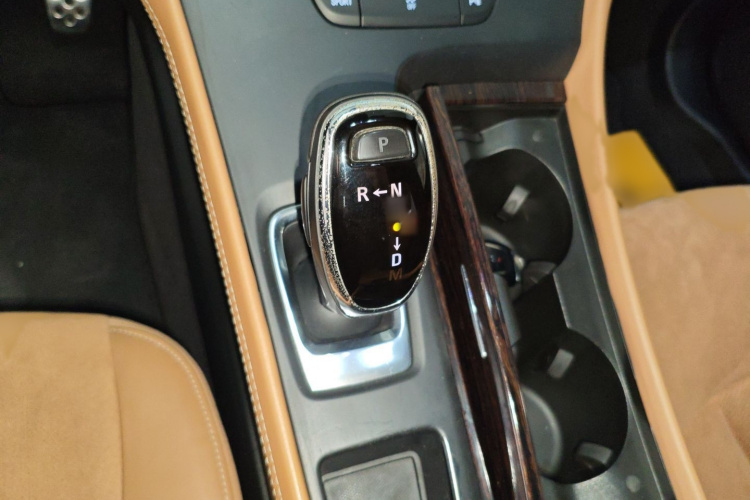 别克 君越 2016款 20T 精英型局部细节18