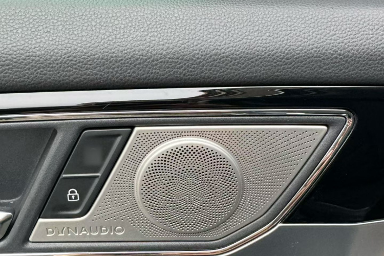 大众 途昂X 2019款 530 V6 四驱尊崇旗舰版中控内饰7006