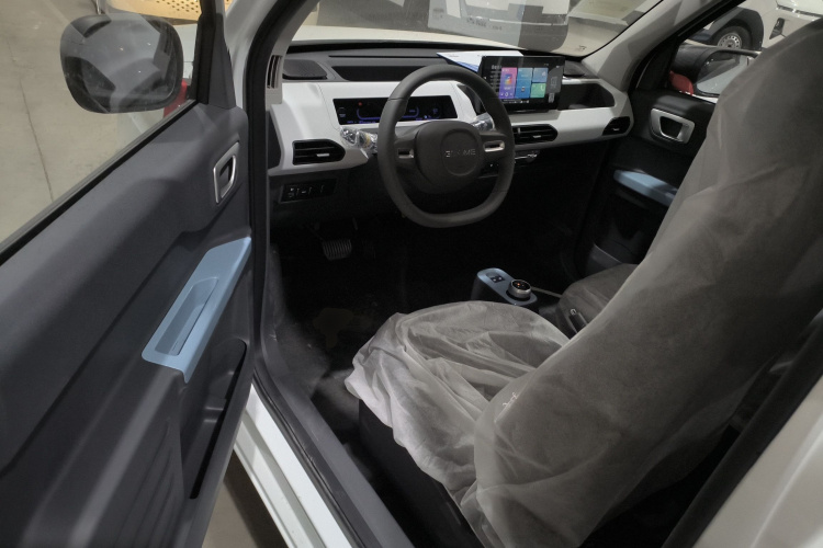 吉利银河 2024款 熊猫mini 200km 耐力熊中控内饰20