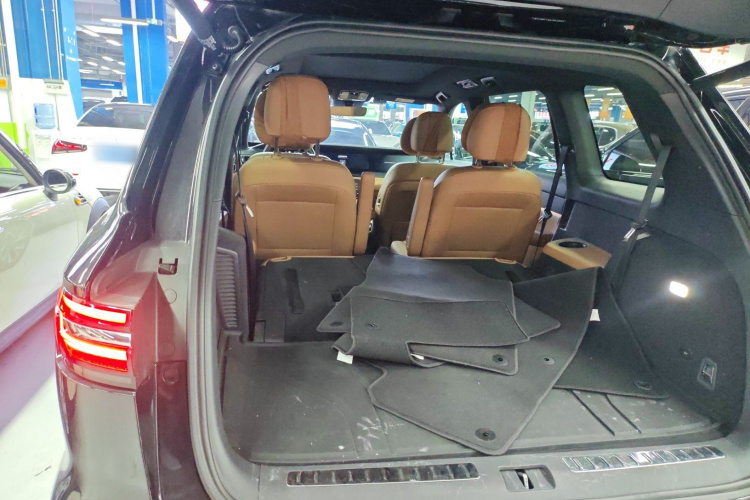 理想汽车 理想ONE 2021款 增程6座版机舱底盘23