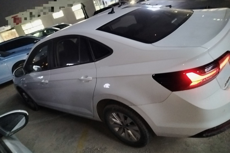 大众 朗逸 2023款 新锐 1.5L 自动新逸版车身外观4