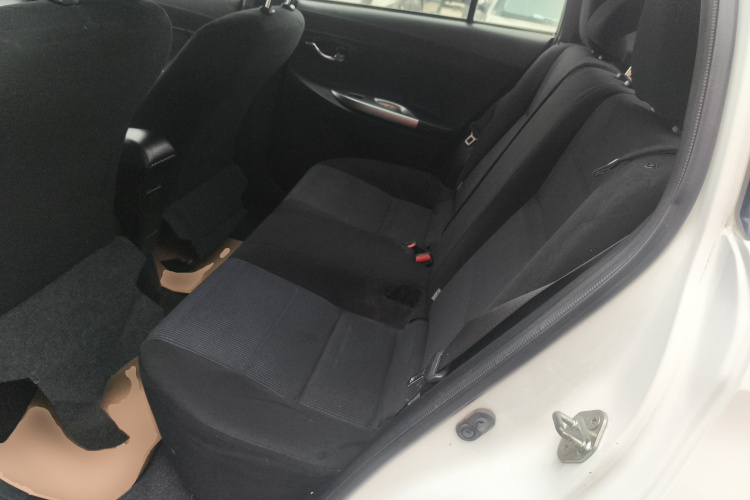 丰田 YARiS L 致炫 2015款 1.5E 自动魅动版中控内饰21