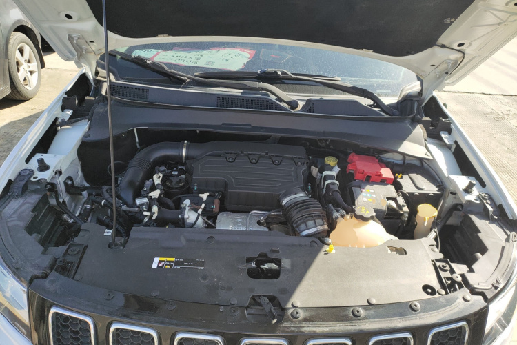 Jeep 指南者 2019款 220T 自动家享版局部细节24