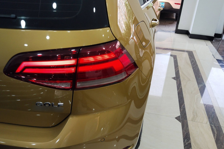 大众 高尔夫 2018款 230TSI 自动舒适型车身外观6006