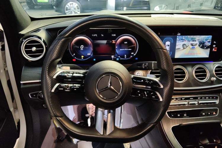 奔驰E级(进口) 2022款 E 260 时尚型运动版中控内饰13