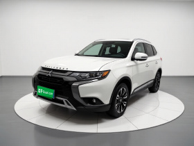 三菱 欧蓝德 2020款 2.4L 四驱致享版 5座