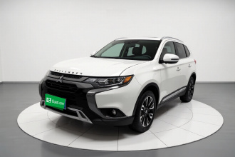 三菱 欧蓝德 2020款 2.4L 四驱致享版 5座