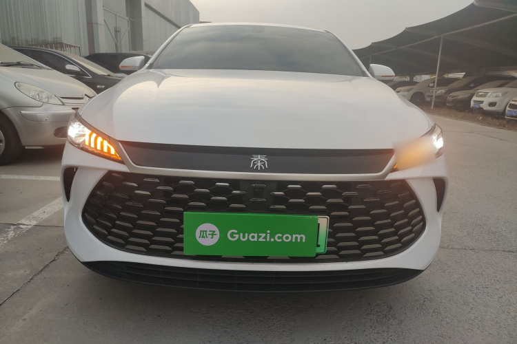 比亚迪 秦PLUS 2025款 DM-i 智驾版 55KM领先型车身外观2