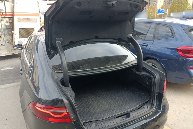 捷豹XFL 2022款 XFL 2.0T P200 两驱精英豪华版局部细节23