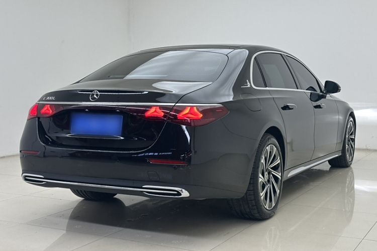 奔驰E级 2025款 E 300 L 豪华型车身外观6005