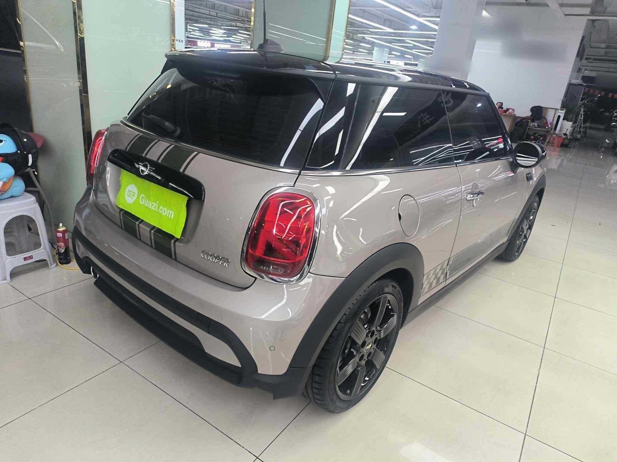 MINI 2023款 改款 1.5T COOPER 艺术家(4)