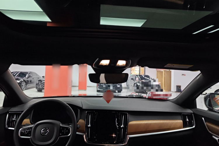 沃尔沃S90 2025款 B5 智逸豪华版中控内饰22