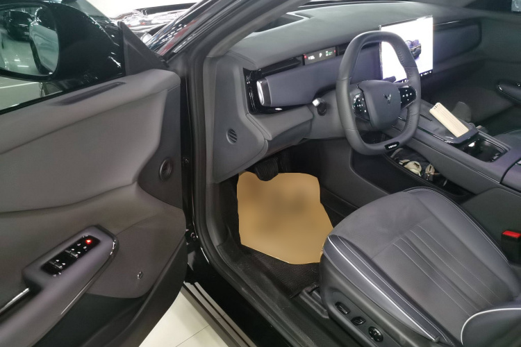 岚图汽车 岚图知音 2024款 四驱全球版中控内饰7003