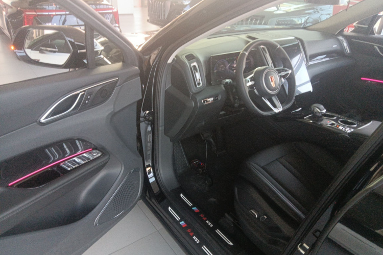 红旗HS3 PHEV 2024款 PHEV 115km 劲为版中控内饰7003