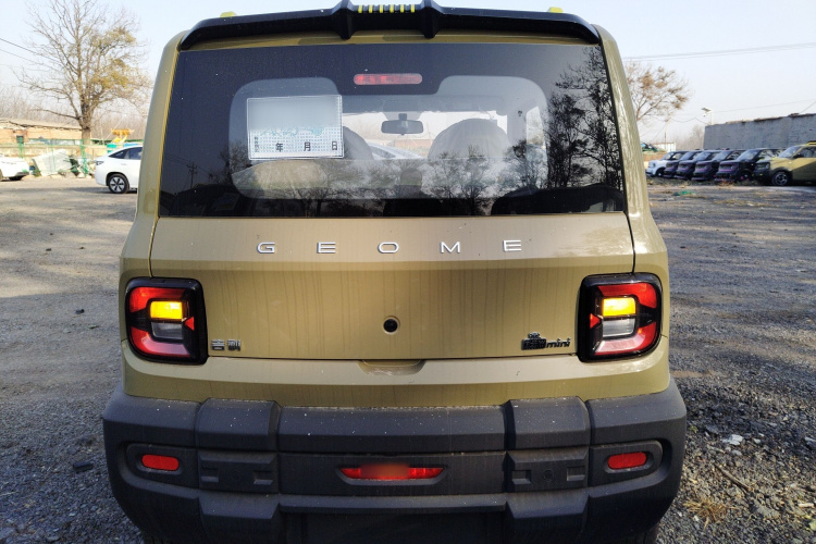 吉利银河 2025款 210km 熊猫骑士车身外观6