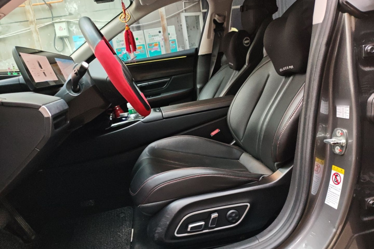 小鹏P7 2022款 670N+局部细节19