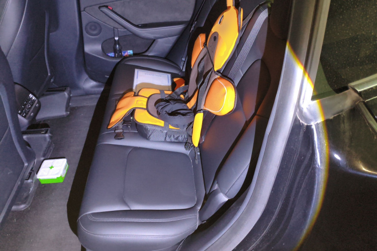 特斯拉 Model Y 2021款 标准续航后驱版中控内饰21