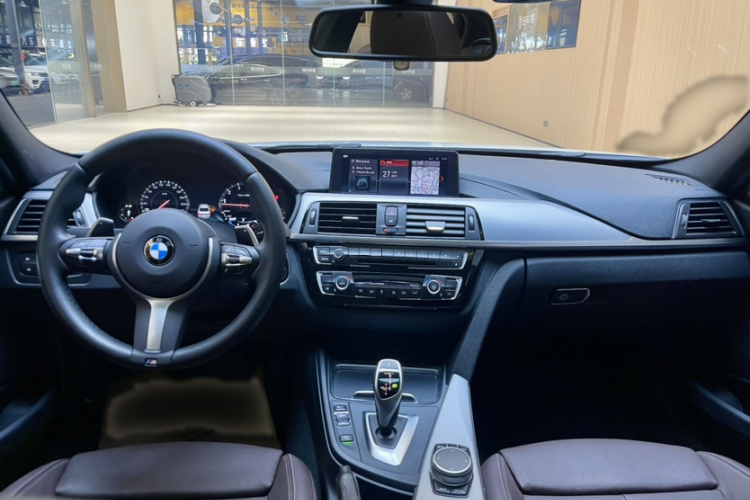 宝马3系 2019款 320i M运动曜夜版中控内饰7003