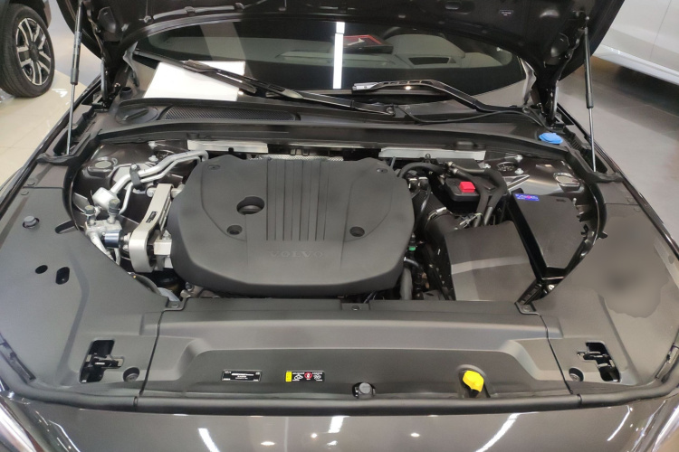 沃尔沃V90 2024款 Cross Country B5 AWD 智尊版机舱底盘24