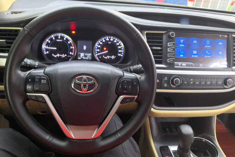 丰田 汉兰达 2018款 2.0T 四驱精英版 7座 国VI中控内饰12