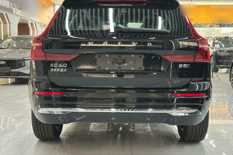 沃尔沃XC60 2026款 B5 四驱智逸豪华版车身外观6006