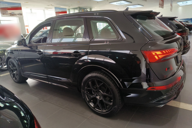 奥迪Q7 2024款 45 TFSI quattro S line黑武士型车身外观6003