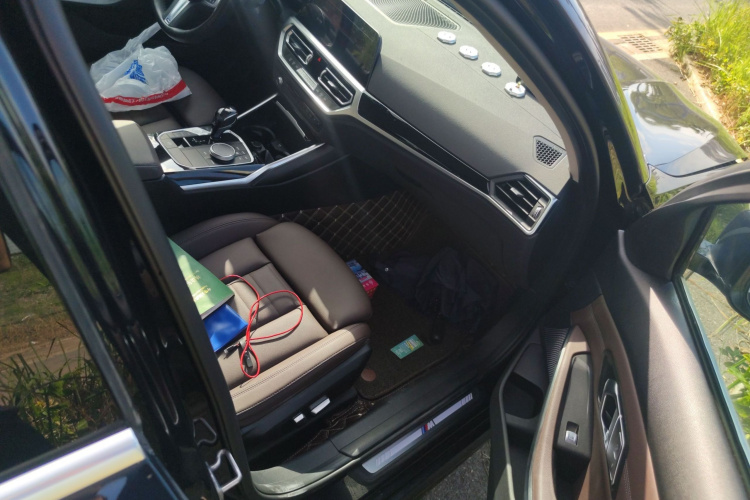 宝马3系 2020款 320Li M运动套装局部细节9005