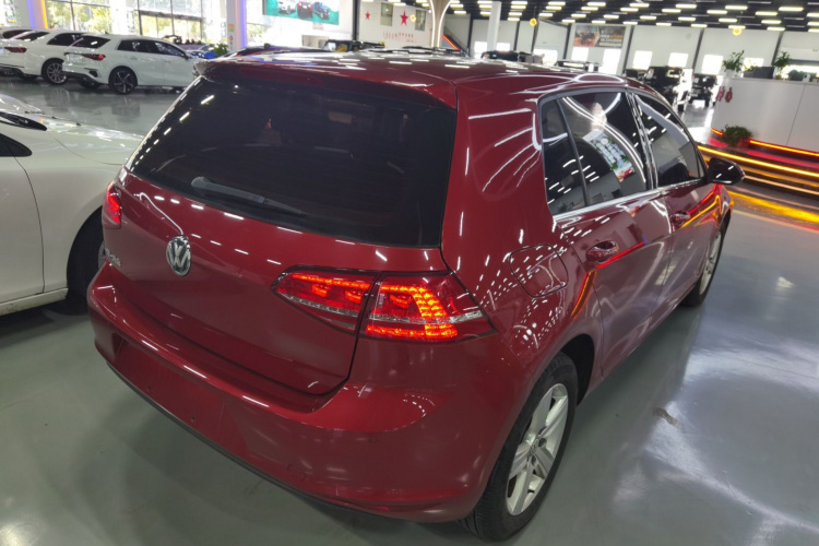 大众 高尔夫 2016款 230TSI 自动舒适型车身外观7