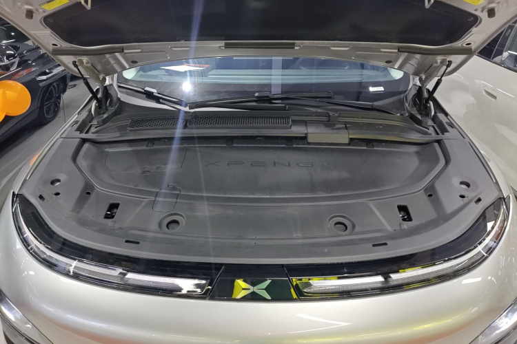 小鹏G6 2023款 755 超长续航 Pro机舱底盘24