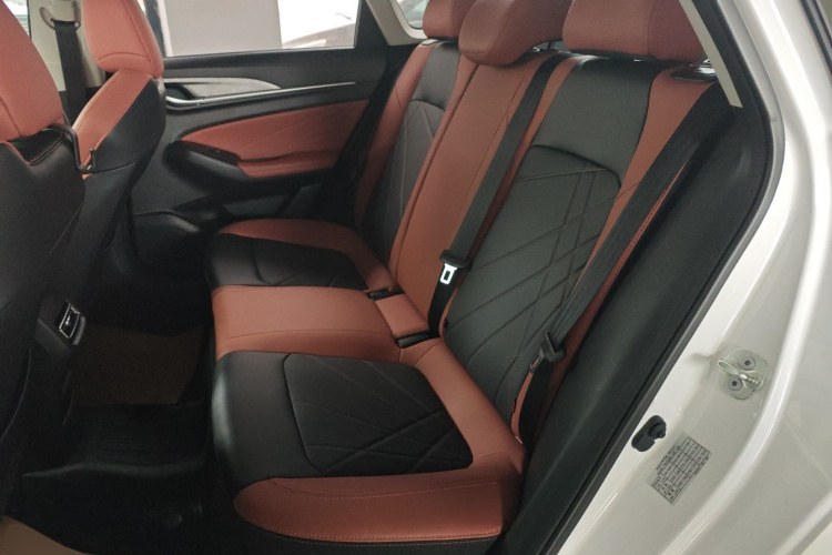 长安 逸动 2024款 PLUS 蓝鲸NE 1.4T GDI DCT高能版中控内饰21