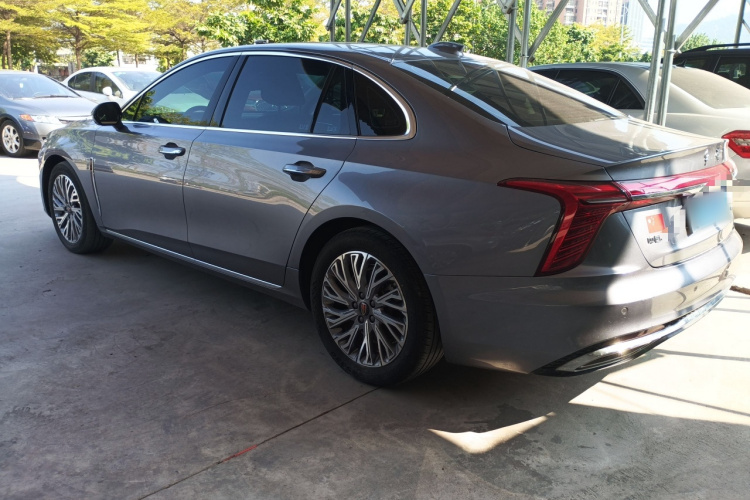 红旗H5 2023款 2.0T 自动智联旗畅版车身外观4