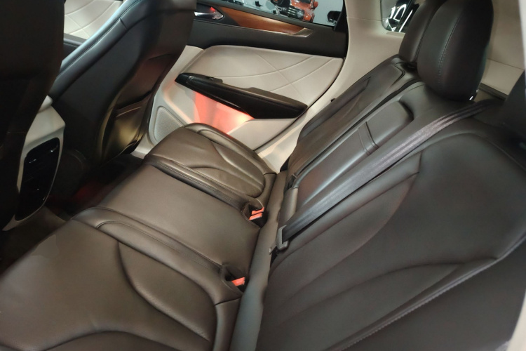 林肯MKC 2014款 2.0T 两驱尊雅版中控内饰7004