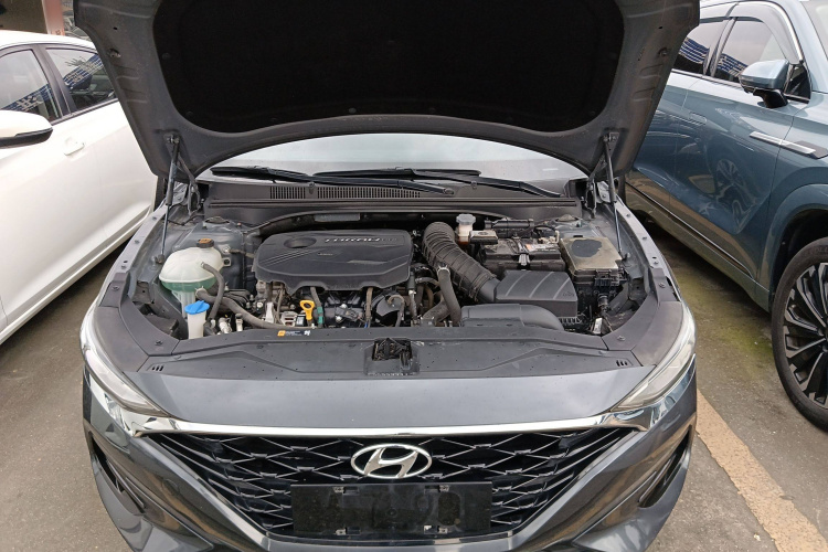 现代 菲斯塔 2021款 280TGDi DLX豪华版机舱底盘24