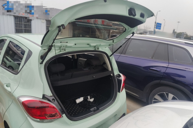 长安欧尚 奔奔E-Star 2022款 国民版 多彩限量款（快充版）磷酸铁锂局部细节23