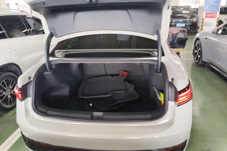 大众 帕萨特 2025款 Pro 380TSI 星空龙尊版机舱底盘23