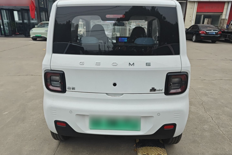吉利银河 2024款 熊猫mini 200km 耐力熊车身外观6