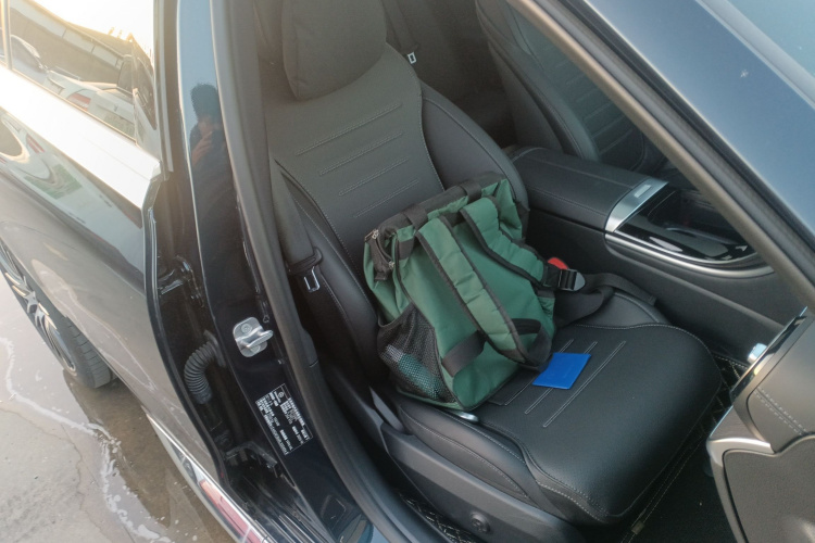 奔驰C级 2024款 C 260 L 运动版局部细节41