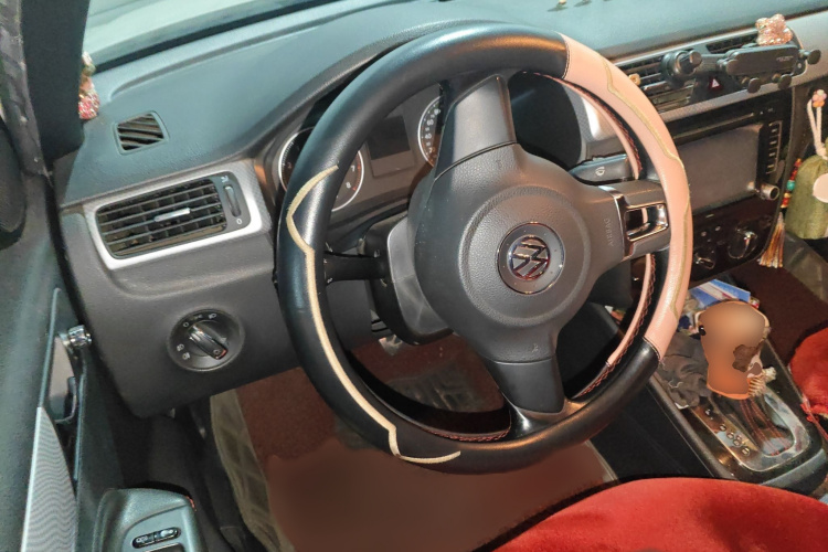 大众 宝来 2011款 1.4T AT Sportline局部细节13