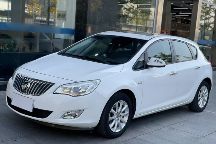 别克 英朗 2014款 XT 1.6L 自动时尚版车身外观1