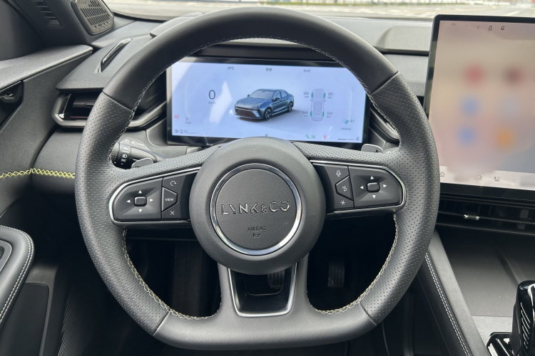 领克03 2025款 1.5TD DCT冠军版Pro中控内饰7003