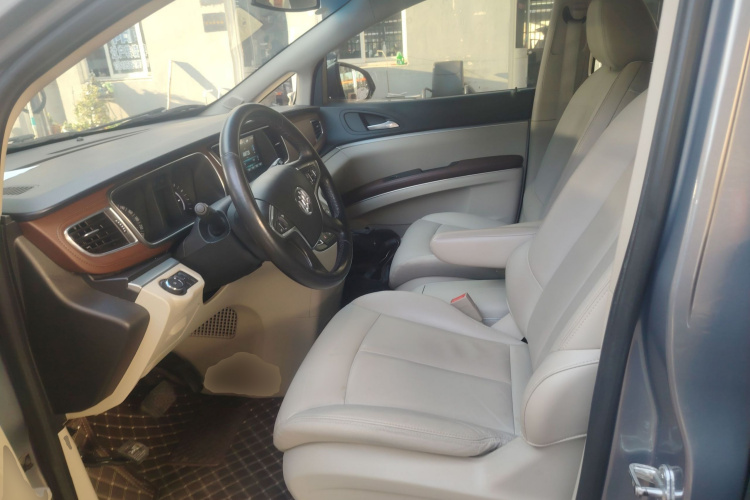 别克GL8 2018款 28T 豪华型 国VI中控内饰19