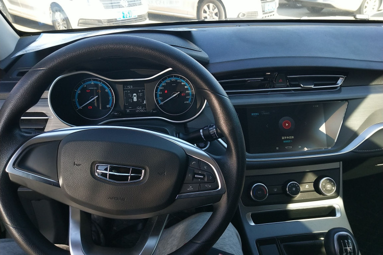 吉利汽车 帝豪 2021款 UP 1.5L 手动舒适型中控内饰12