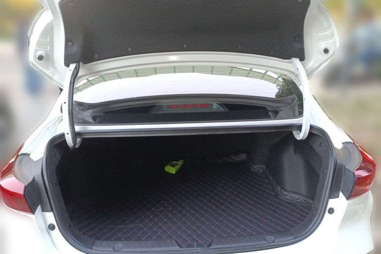 长安 逸动 2023款 畅享版 PLUS 蓝鲸NE 1.4T GDI DCT尊贵版中控内饰23