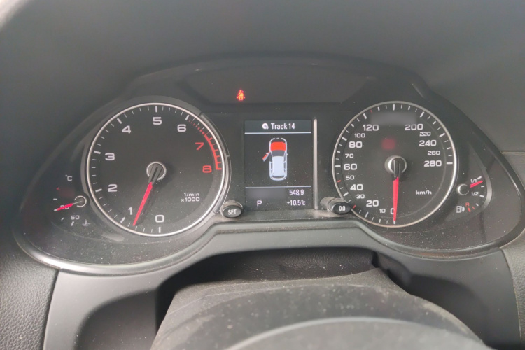 奥迪Q5 2013款 40 TFSI 舒适型局部细节14