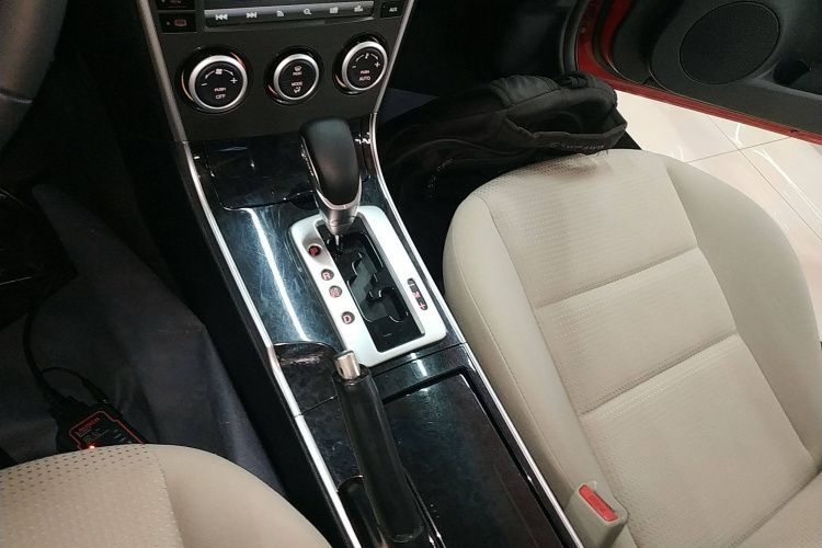 马自达6 2015款 2.0L 自动时尚型局部细节18