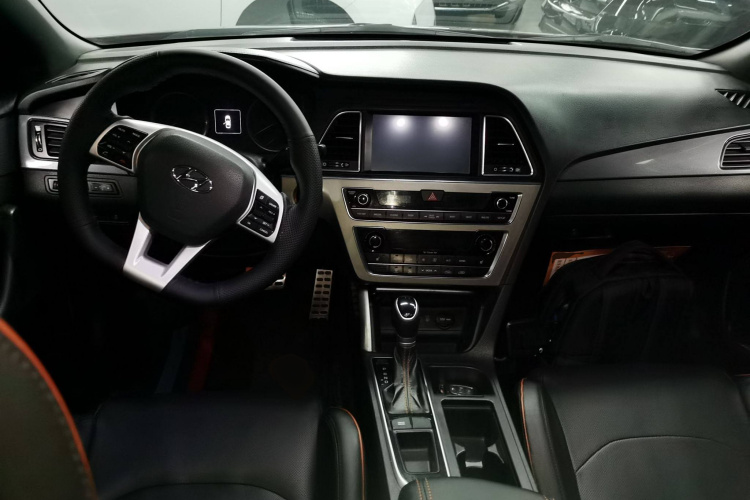 现代 索纳塔 2015款 1.6T GLS智能型中控内饰12