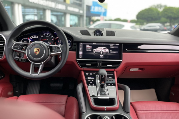 保时捷 2019款 Cayenne 3.0T中控内饰7012
