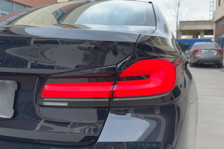 宝马5系 2023款 530Li 领先型 M运动套装车身外观6005